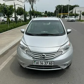 Nissan Versa 2015