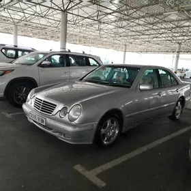 Mercedes-Benz E320 2000