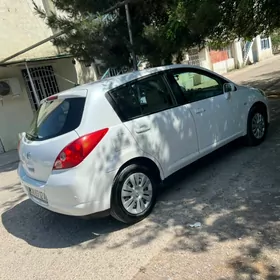 Nissan Tiida 2006