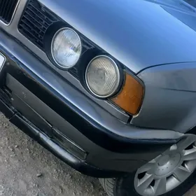BMW 525 1990
