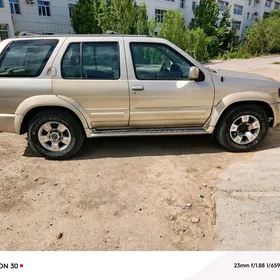 Infiniti QX4 1998