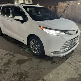 Toyota Sienna 2021