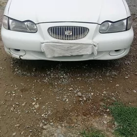 Hyundai H-1 1998