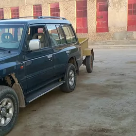 Mitsubishi Montero 2000