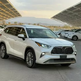 Toyota Highlander 2021