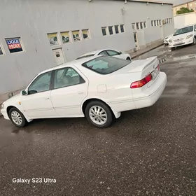 Toyota Camry 2001
