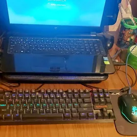 HP Notebook i7