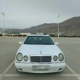 Mercedes-Benz E320 1998