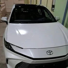 Toyota Camry 2025