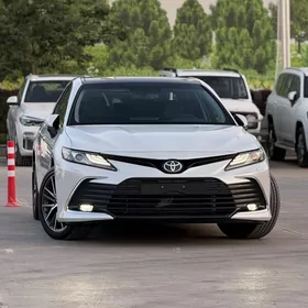 Toyota Camry 2024