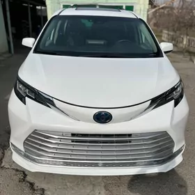Toyota Sienna 2021