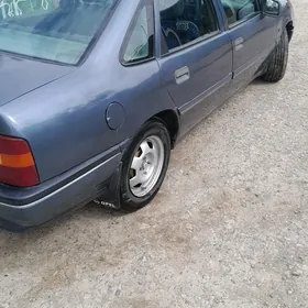Opel Vectra 1989