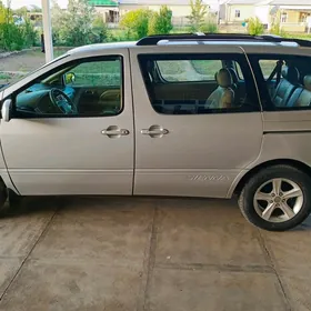 Toyota Sienna 2003