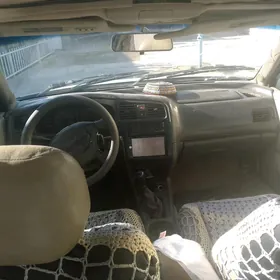 Nissan Sunny 2000