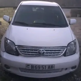 Toyota XA 2004