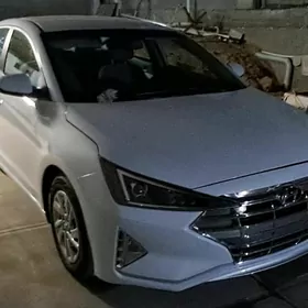 Hyundai Elantra 2020