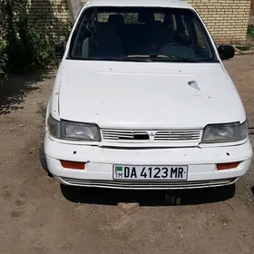 Mitsubishi Chariot 1994