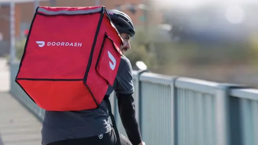 Американский сервис доставки DoorDash поглотит британскую Deliveroo за $3,9 млрд