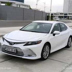 Toyota Camry 2021