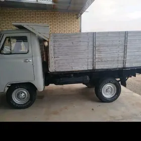 UAZ Profi 1995