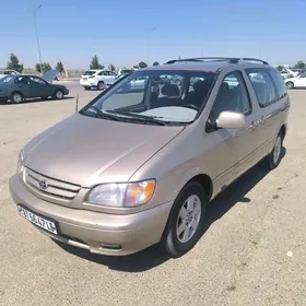 Toyota Sienna 2002