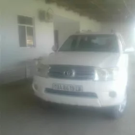 Toyota Fortuner 2010