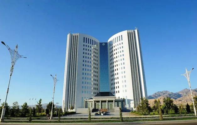 В Туркменистане начался приём заявок на обучение в вузах Китая