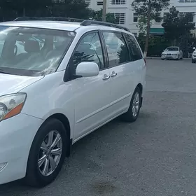Toyota Sienna 2008