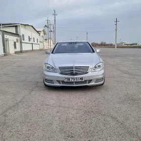 Mercedes-Benz S-Class 2010