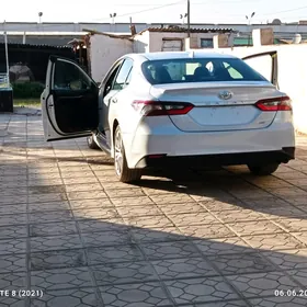 Toyota Camry 2021