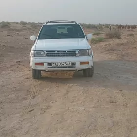 Nissan Pathfinder 1997