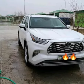 Toyota Highlander 2020