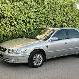 Toyota Camry 2000