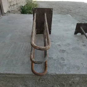 тень