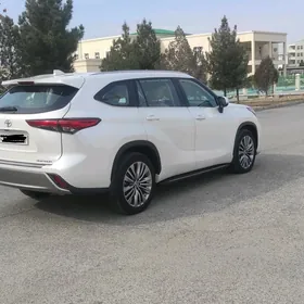 Toyota Highlander 2021