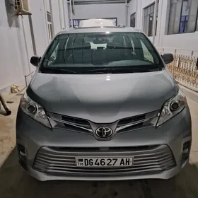 Toyota Sienna 2020