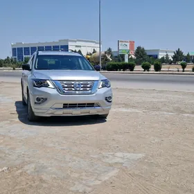 Nissan Pathfinder 2020