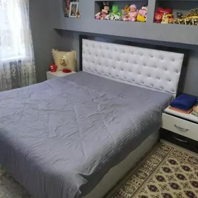 двух спальни кровать