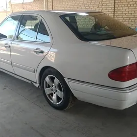 Mercedes-Benz E320 1998