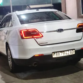Ford Taurus 2013