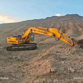 Caterpillar Excavator 2005