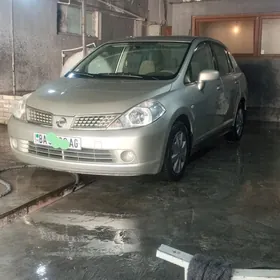 Nissan Tiida 2008