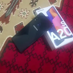 Samsung A20s