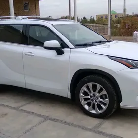 Toyota Highlander 2021