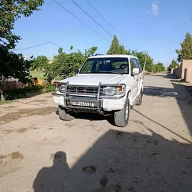 Mitsubishi Pajero 1994