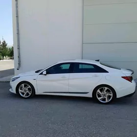 Hyundai Elantra 2023