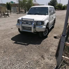 Mitsubishi Pajero 1996