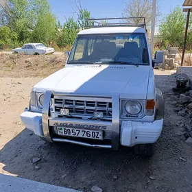 Mitsubishi Pajero 1991
