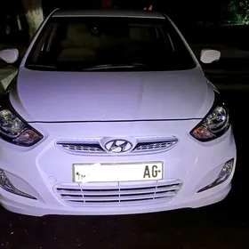 Hyundai Accent 2012