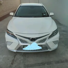 Toyota Camry 2018